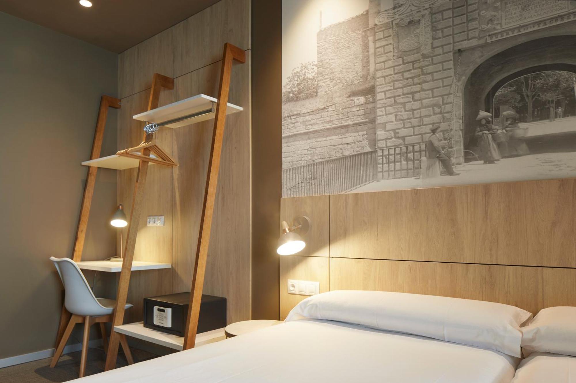 Hotel Landaben Pamplona Ngoại thất bức ảnh