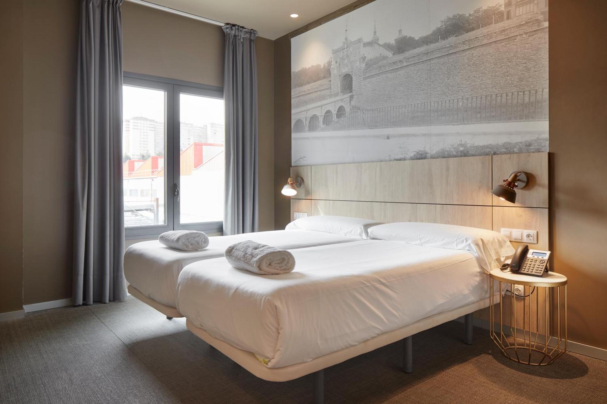 Hotel Landaben Pamplona Ngoại thất bức ảnh